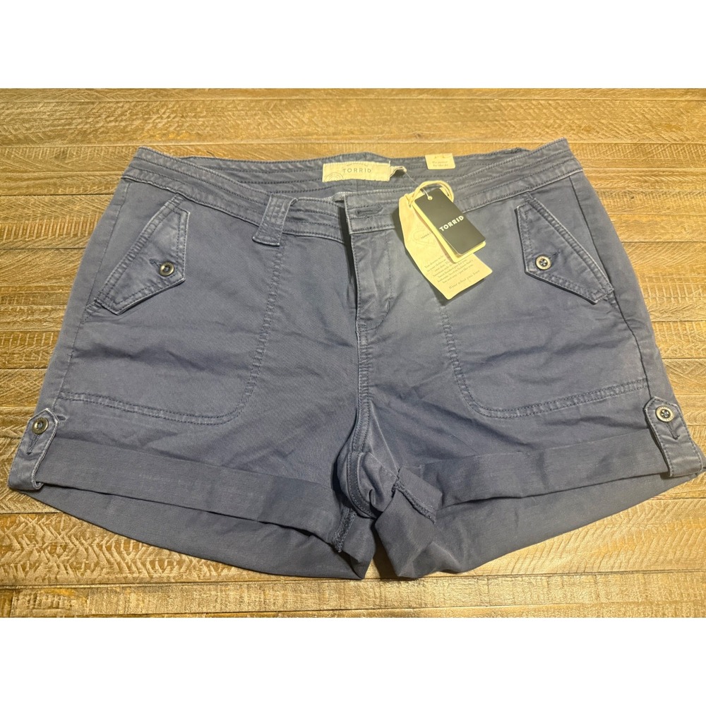 Torrid Military 3.5 Short Women 16 Navy Blue NWT Utility Cuffed Pockets - Picture 2 of 7